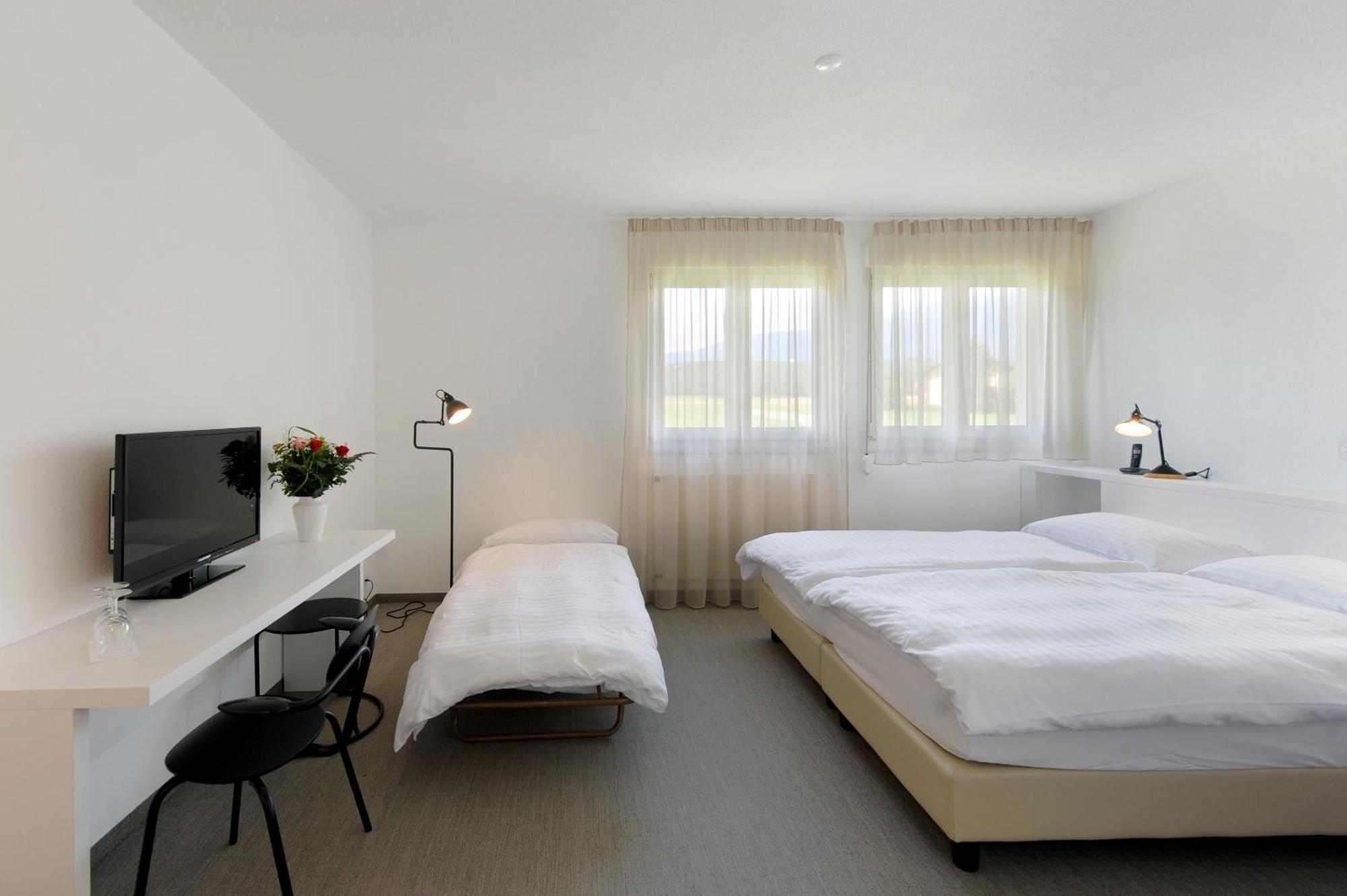 Hotel Des Mosaiques Orbe Room photo