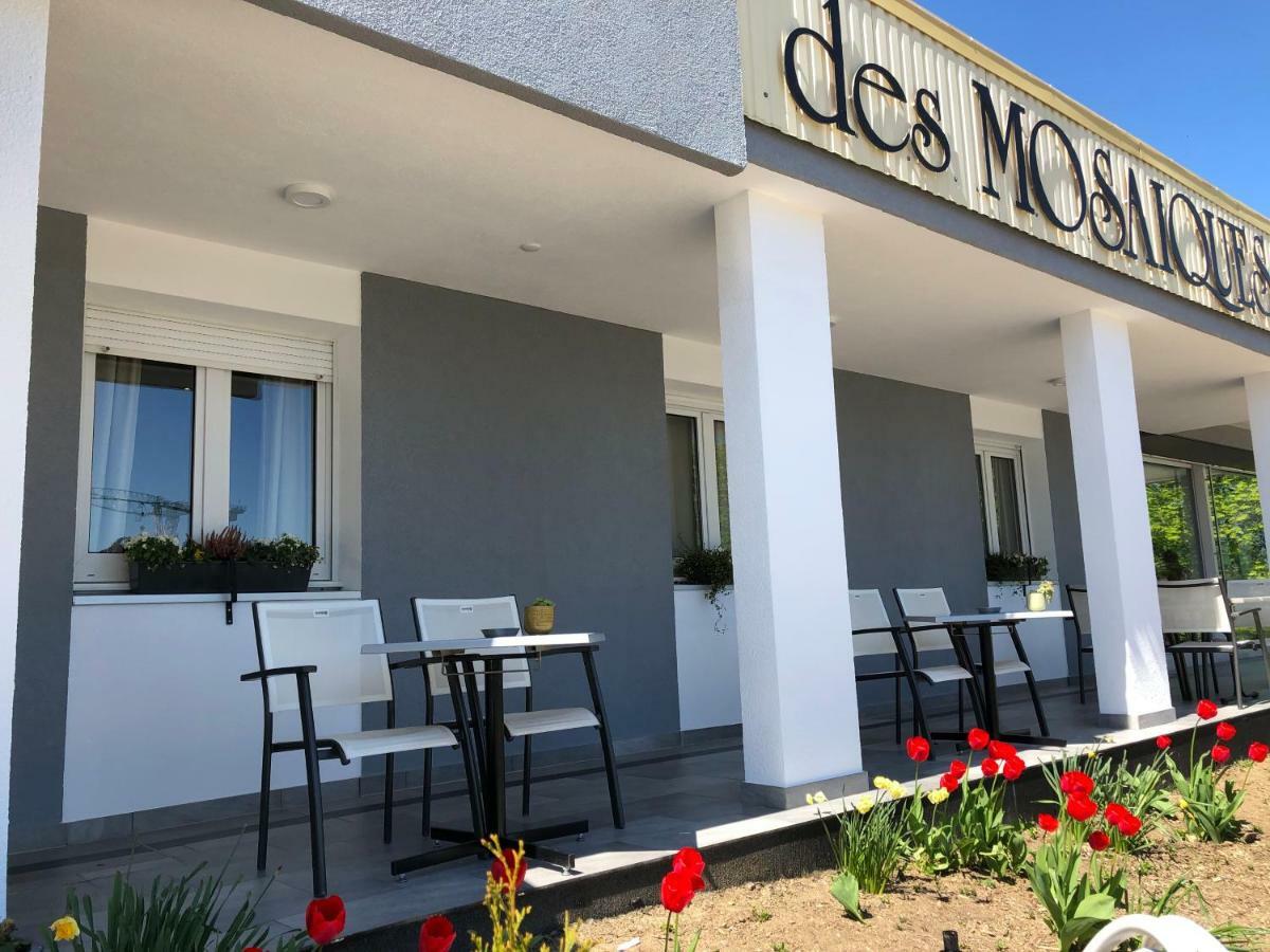 Hotel Des Mosaiques Orbe Exterior photo