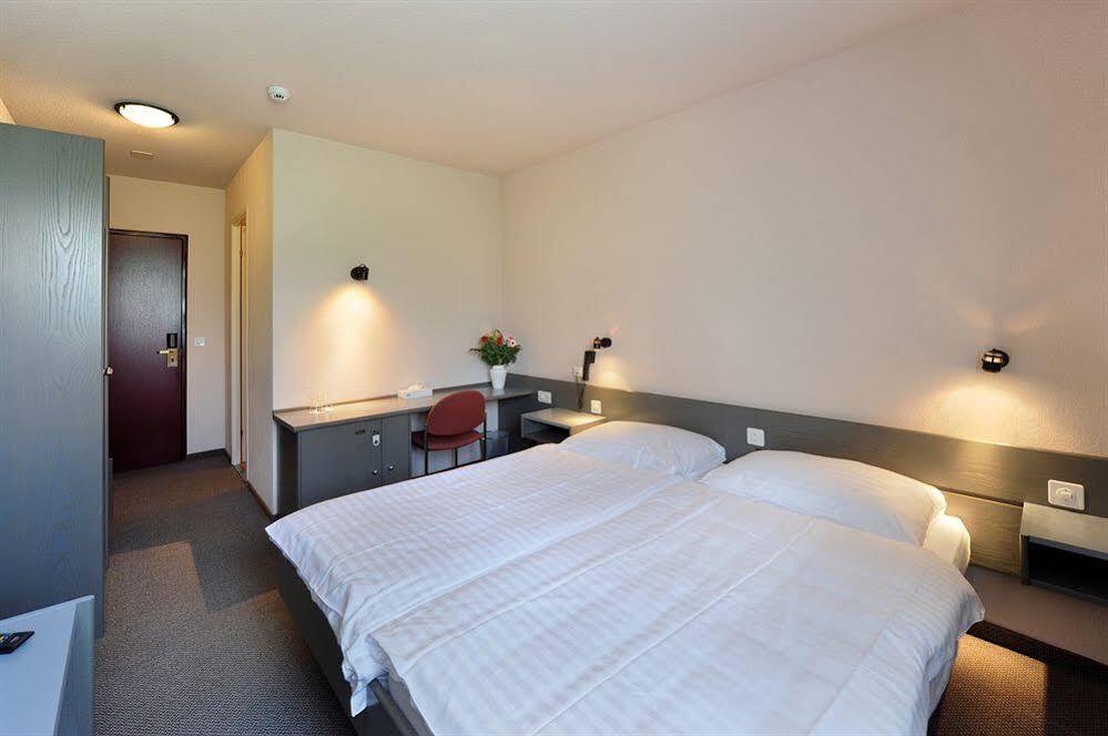 Hotel Des Mosaiques Orbe Exterior photo